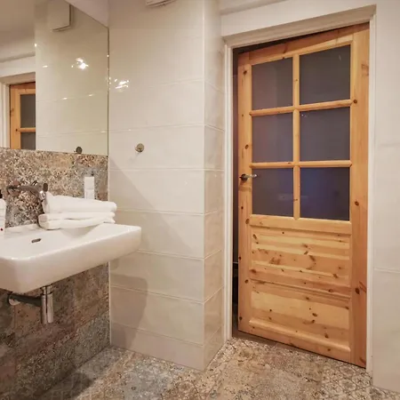 3 Bedroom Awesome In *
