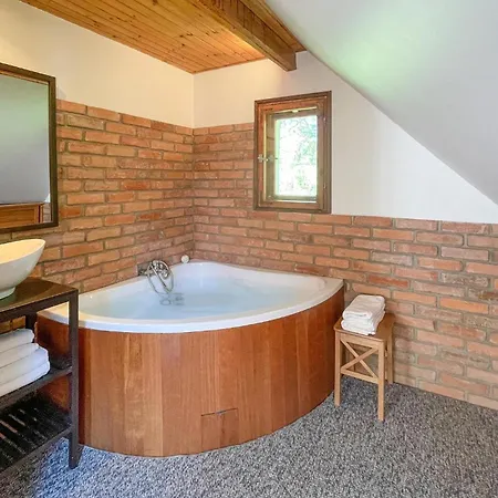 3 Bedroom Awesome In * Sulęczyno